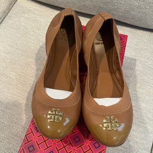NWT Tory Burch Camel Classic Ballet Flats